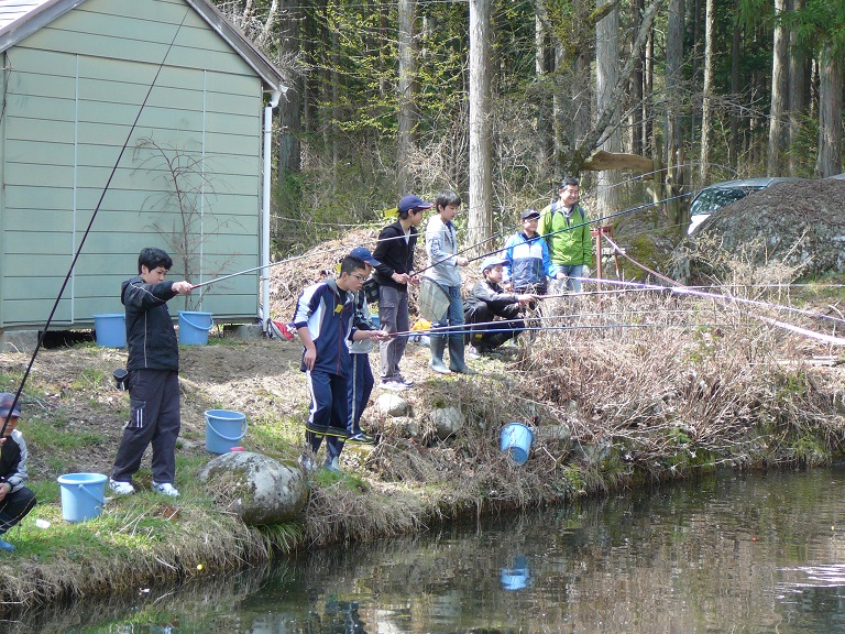 ブログ 長野県駒ケ根市 レジャーの際の釣り堀 バーベキューは黒川水産へ